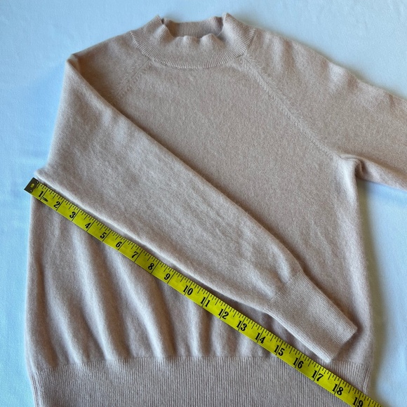 Everlane 100% Cashmere Mock Neck Feather Light Sweater - Picture 6 of 9